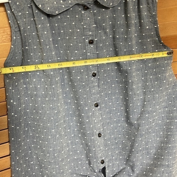 Ginger G button down size Medium - Picture 7 of 8